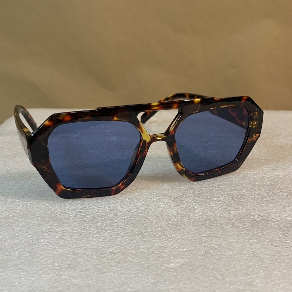 Tortoise Shell Sunglasses with Blue Lenses - Picture 6 of 6